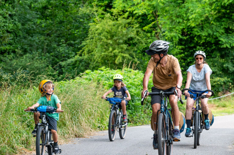 Reportage photo pour la via Rhona : famille joyeuse
