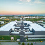 Belles couleurs sur deux entrepôts logistiques proches de Lyon (drone)