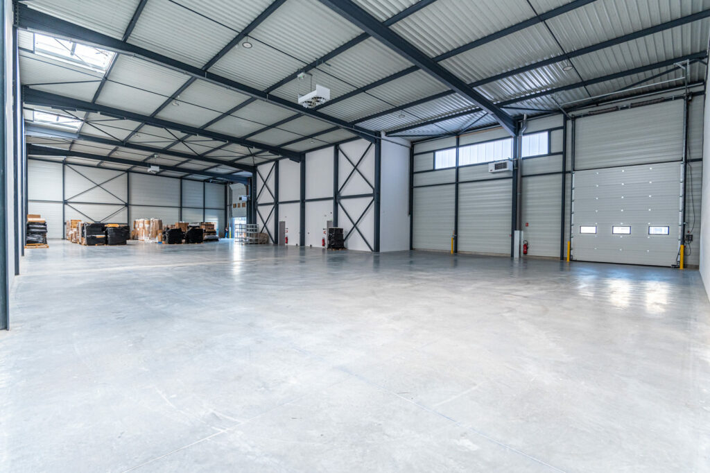 Cellule intérieure type d'un parc d'activités proche de Lyon